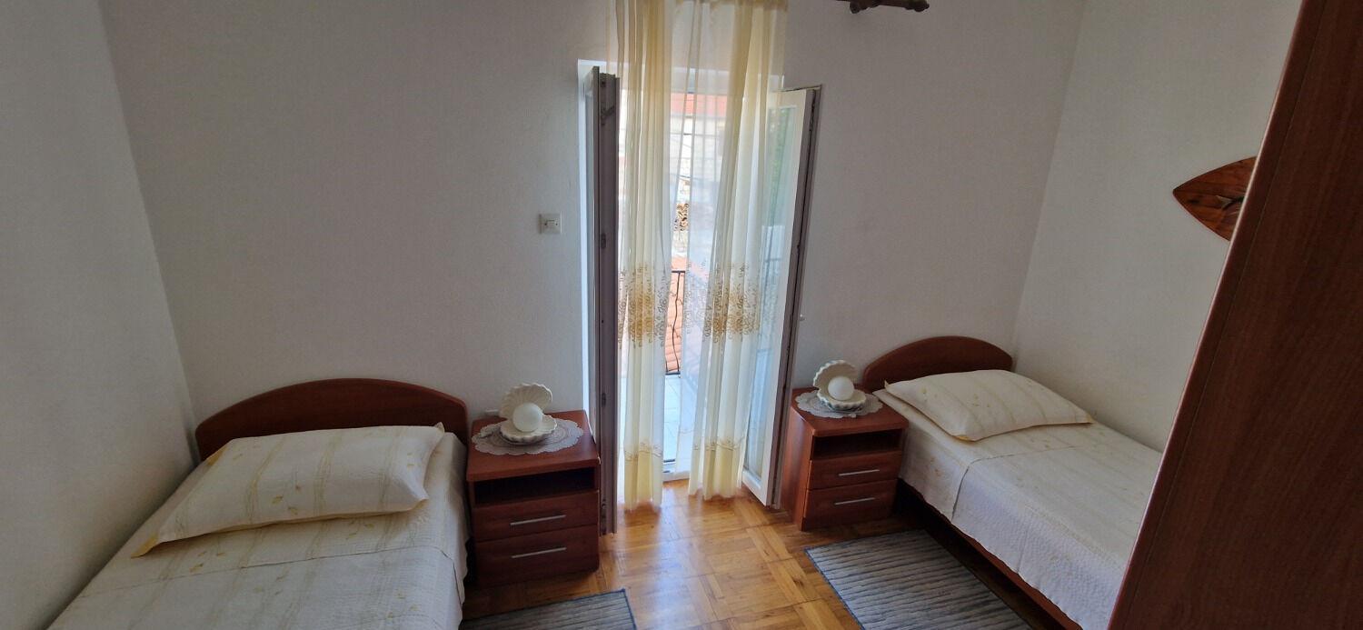 Apartment Tenara Вис Екстериор снимка