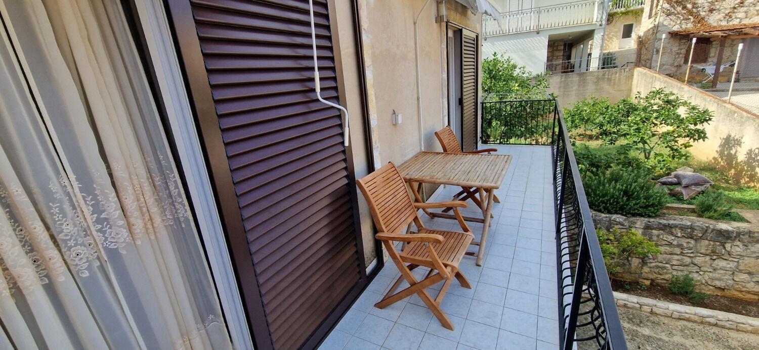 Apartment Tenara Вис Екстериор снимка