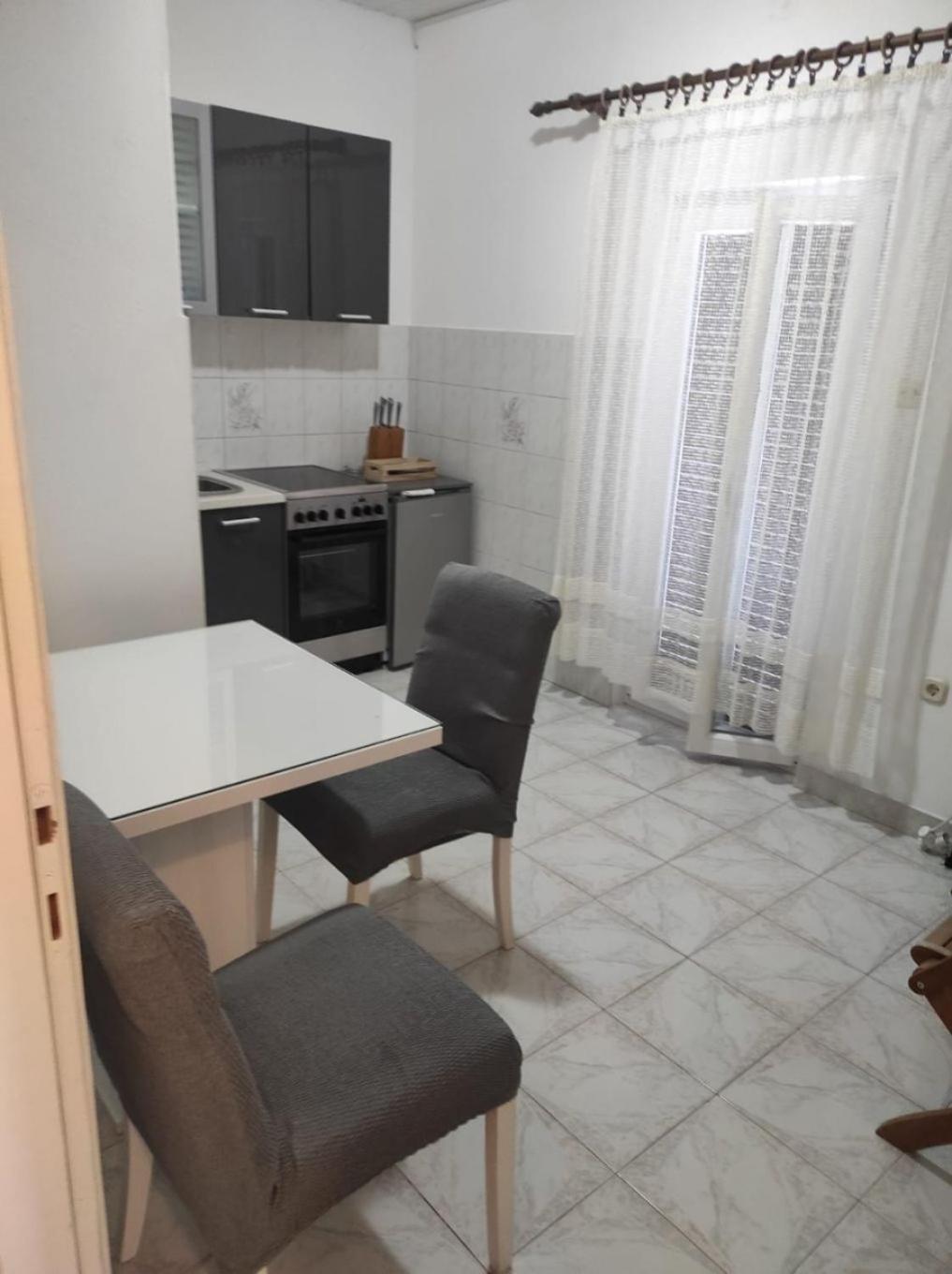 Apartment Tenara Вис Екстериор снимка