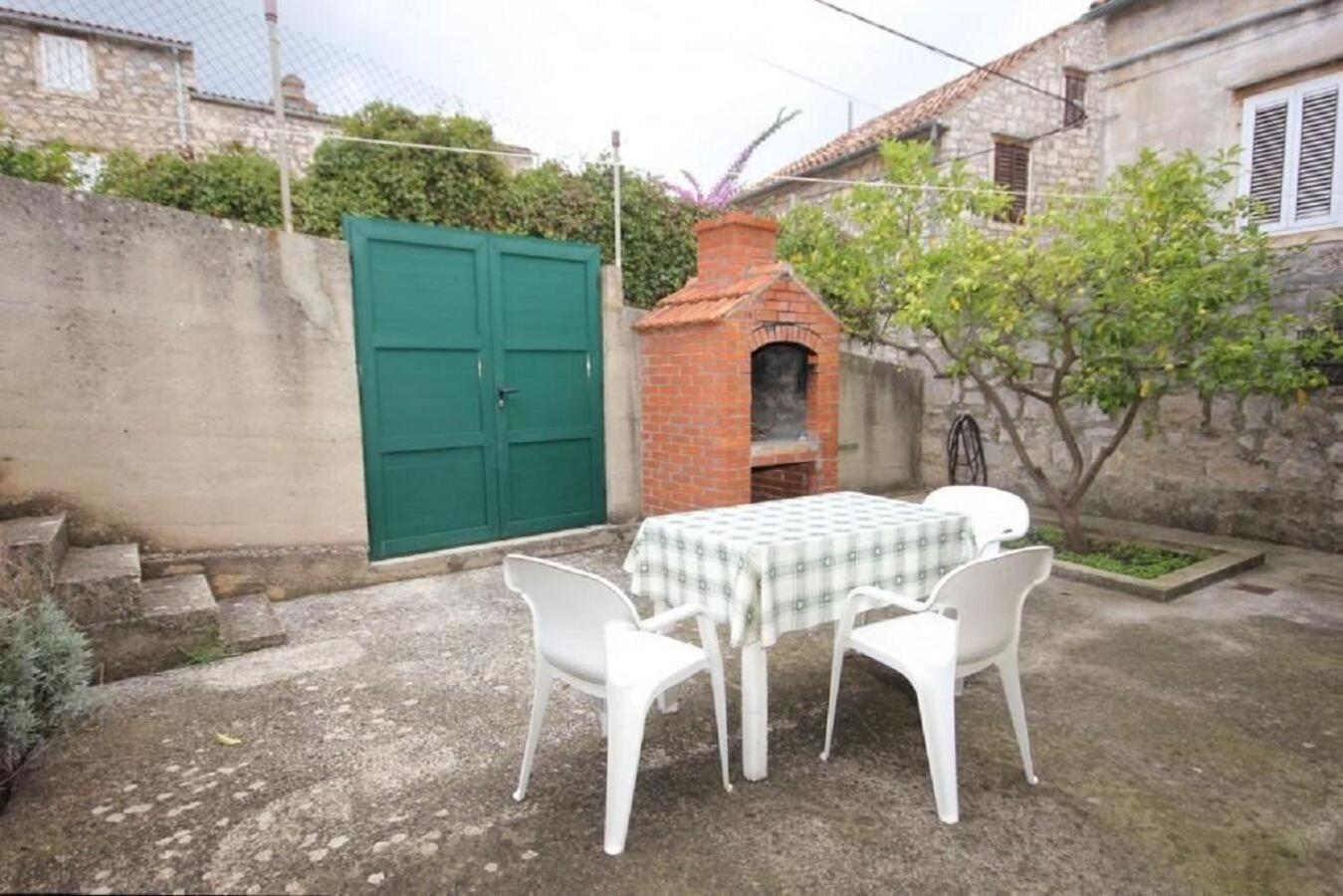 Apartment Tenara Вис Екстериор снимка